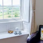 3 Bed In Kendal Oc-75564 *