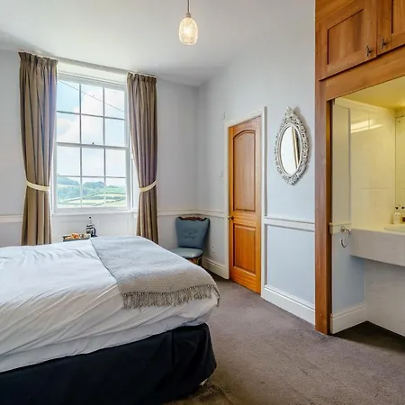 Apartment 3 Bed In 75564