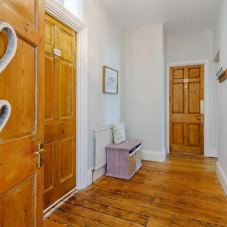 3 Bed In 75564 Apartment