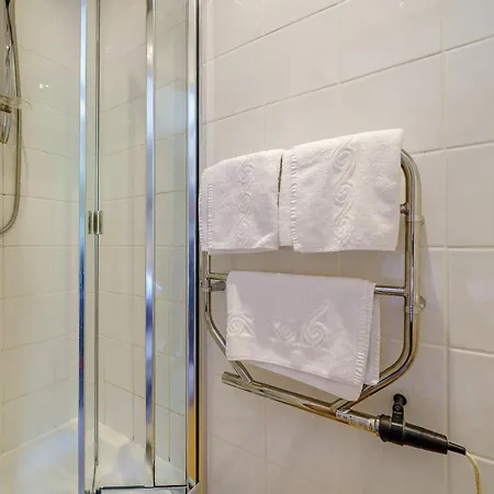 3 Bed In 75564 Apartment