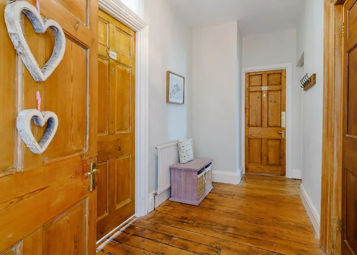 3 Bed In Kendal Oc-75564 *